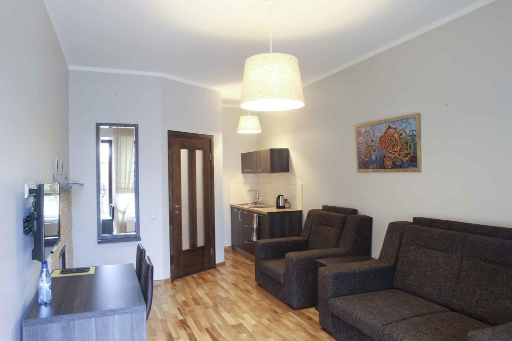 Meness Apartamenti ツェーシス エクステリア 写真