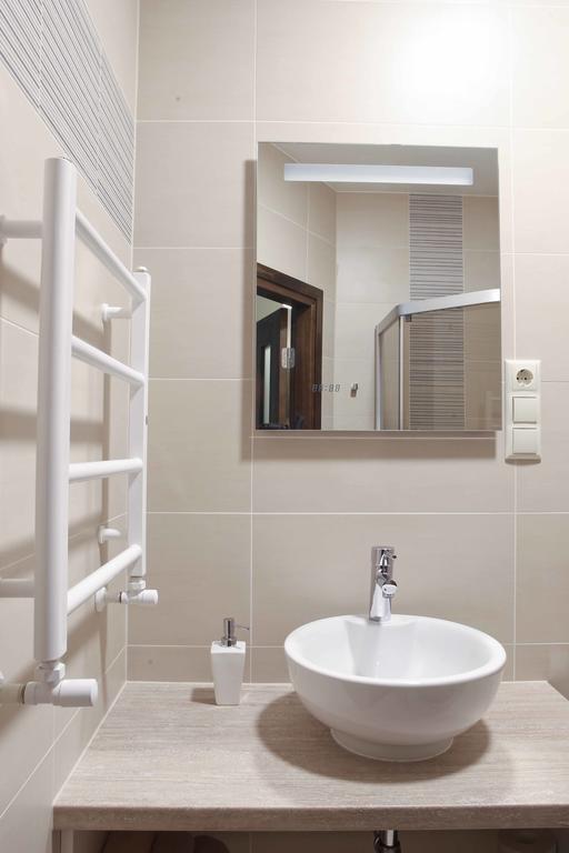 Meness Apartamenti ツェーシス エクステリア 写真